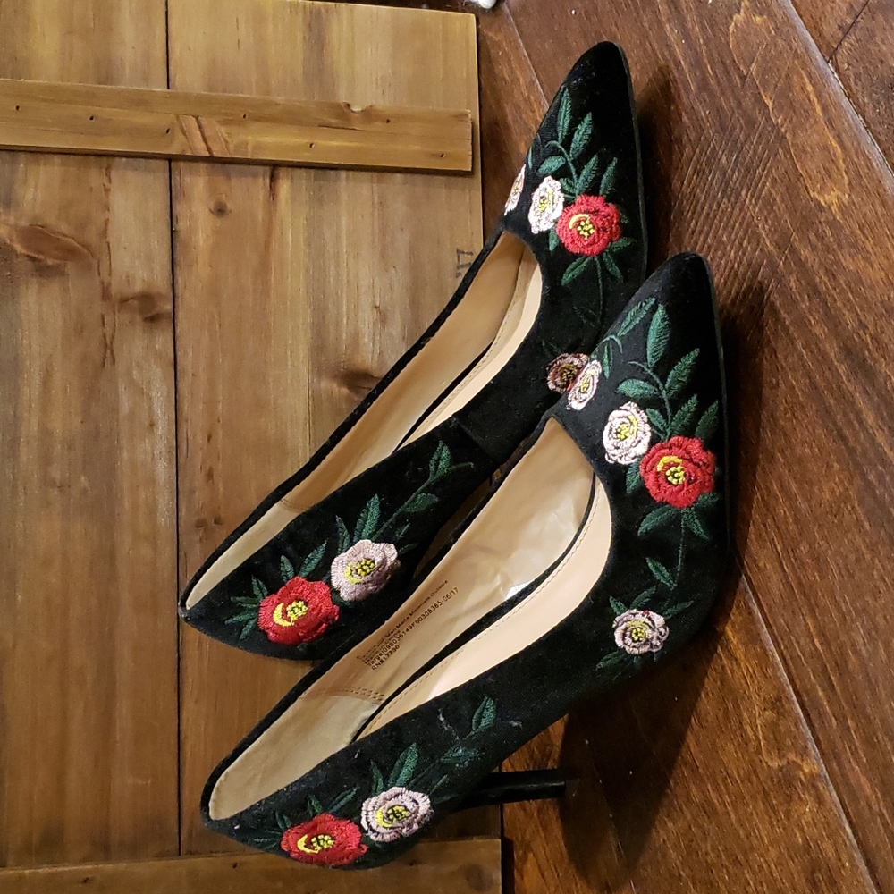 A New Day Velvet Floral Heels Size 8